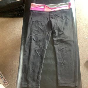 size 12 Ivviva cropped leggings